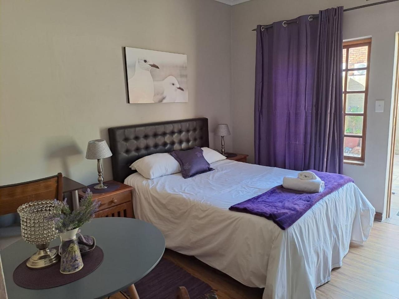 24 Onvrey Guest House Boksburg Ngoại thất bức ảnh