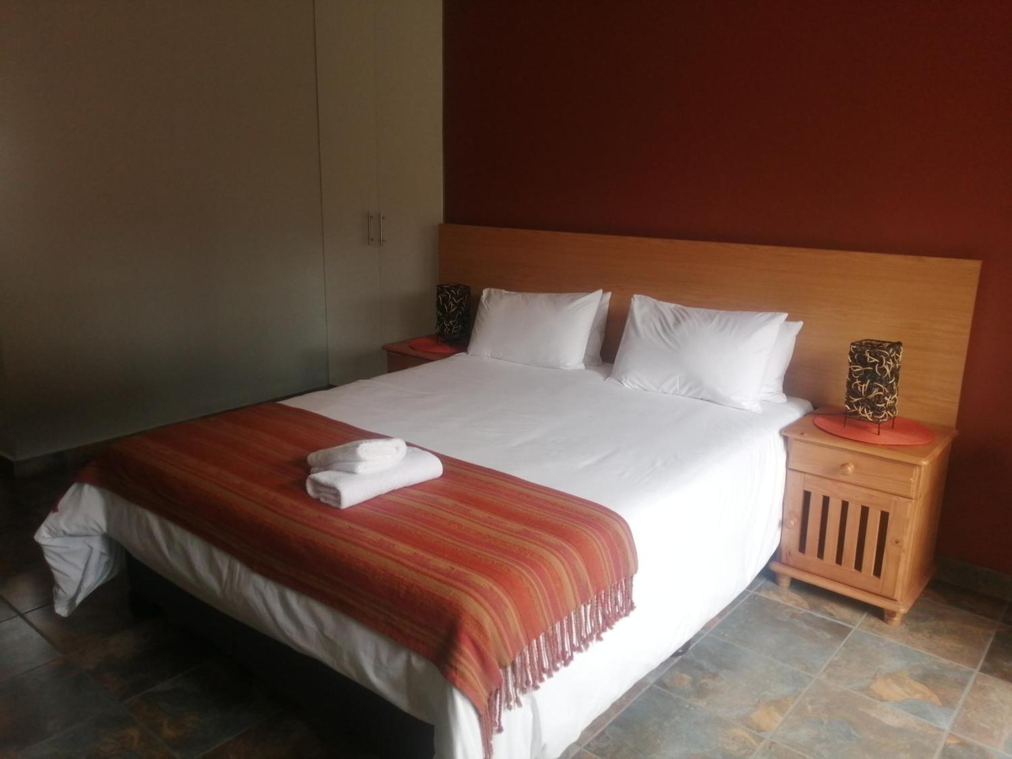 24 Onvrey Guest House Boksburg Ngoại thất bức ảnh