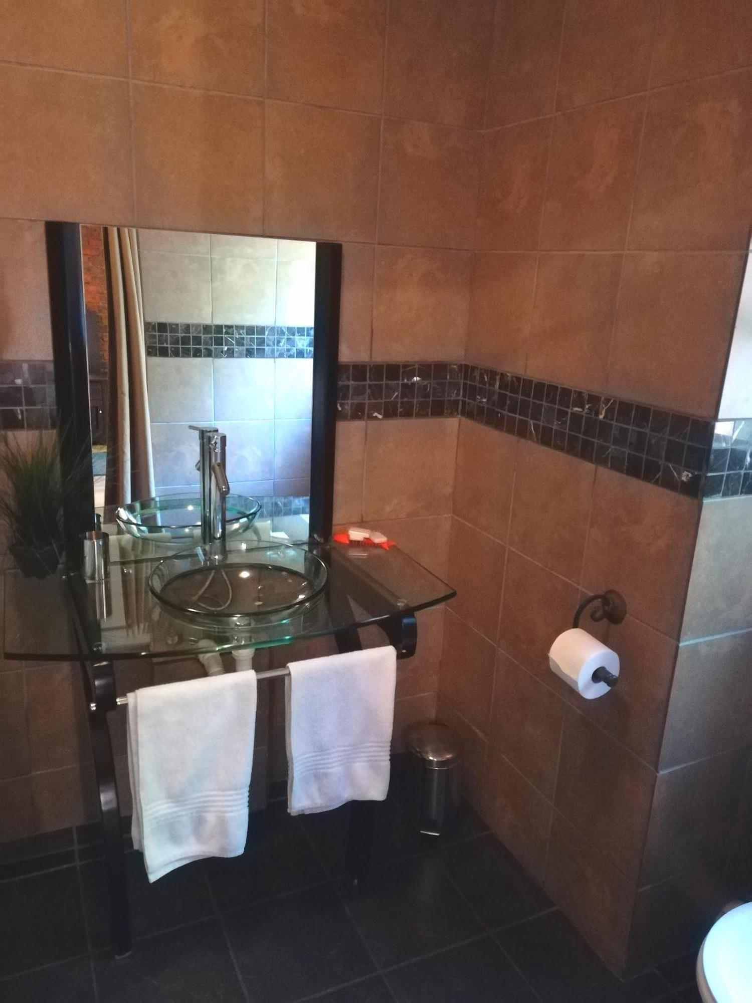 24 Onvrey Guest House Boksburg Ngoại thất bức ảnh