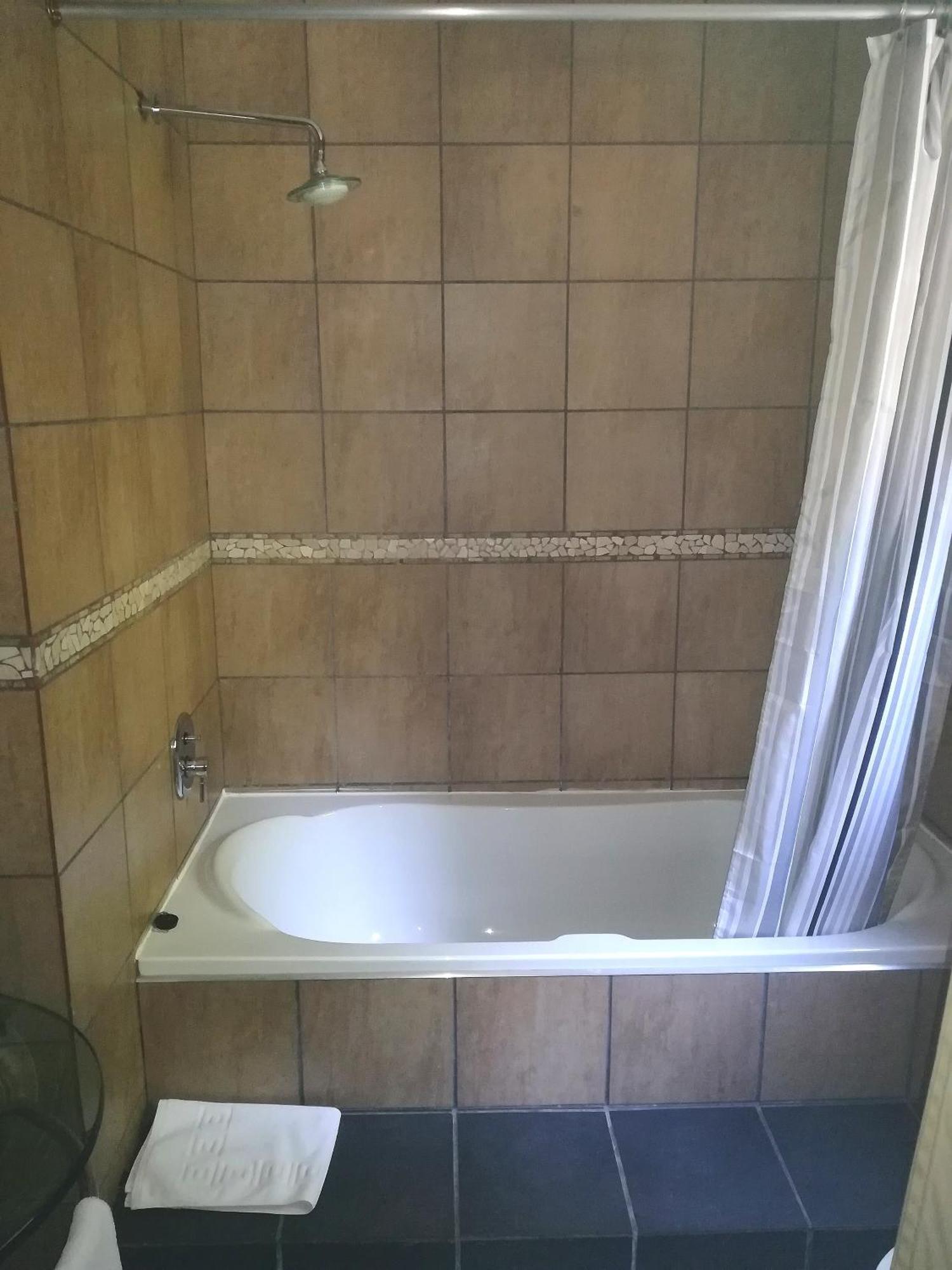 24 Onvrey Guest House Boksburg Ngoại thất bức ảnh