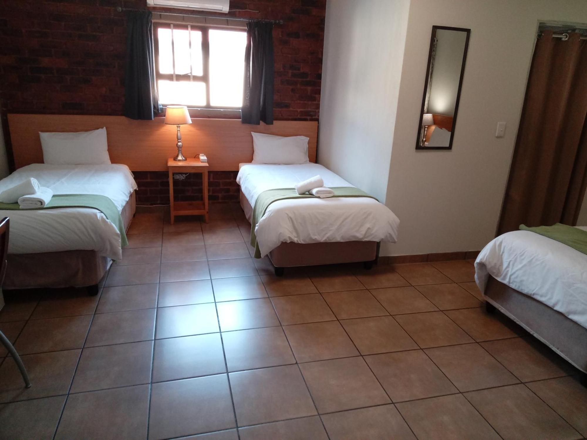 24 Onvrey Guest House Boksburg Ngoại thất bức ảnh