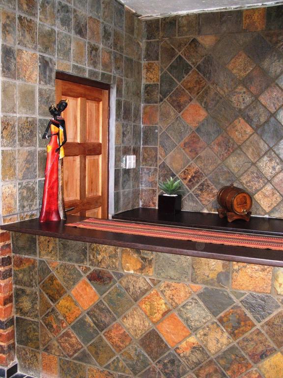24 Onvrey Guest House Boksburg Ngoại thất bức ảnh