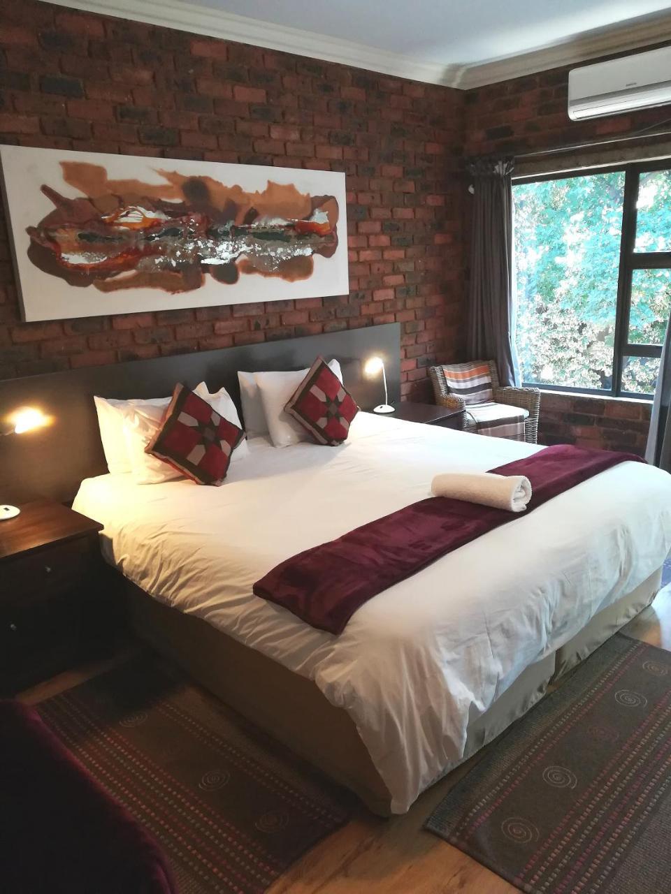 24 Onvrey Guest House Boksburg Ngoại thất bức ảnh