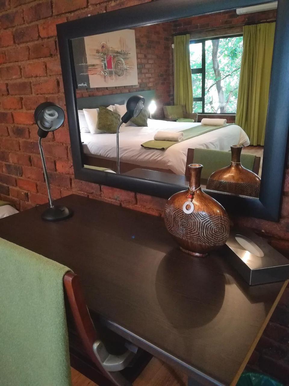 24 Onvrey Guest House Boksburg Ngoại thất bức ảnh