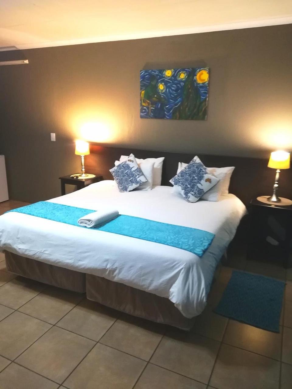 24 Onvrey Guest House Boksburg Ngoại thất bức ảnh
