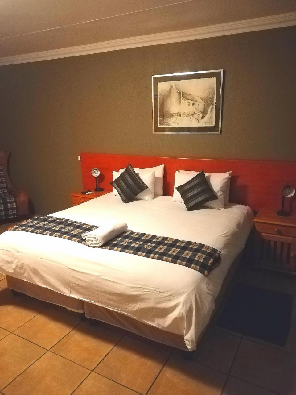 24 Onvrey Guest House Boksburg Ngoại thất bức ảnh