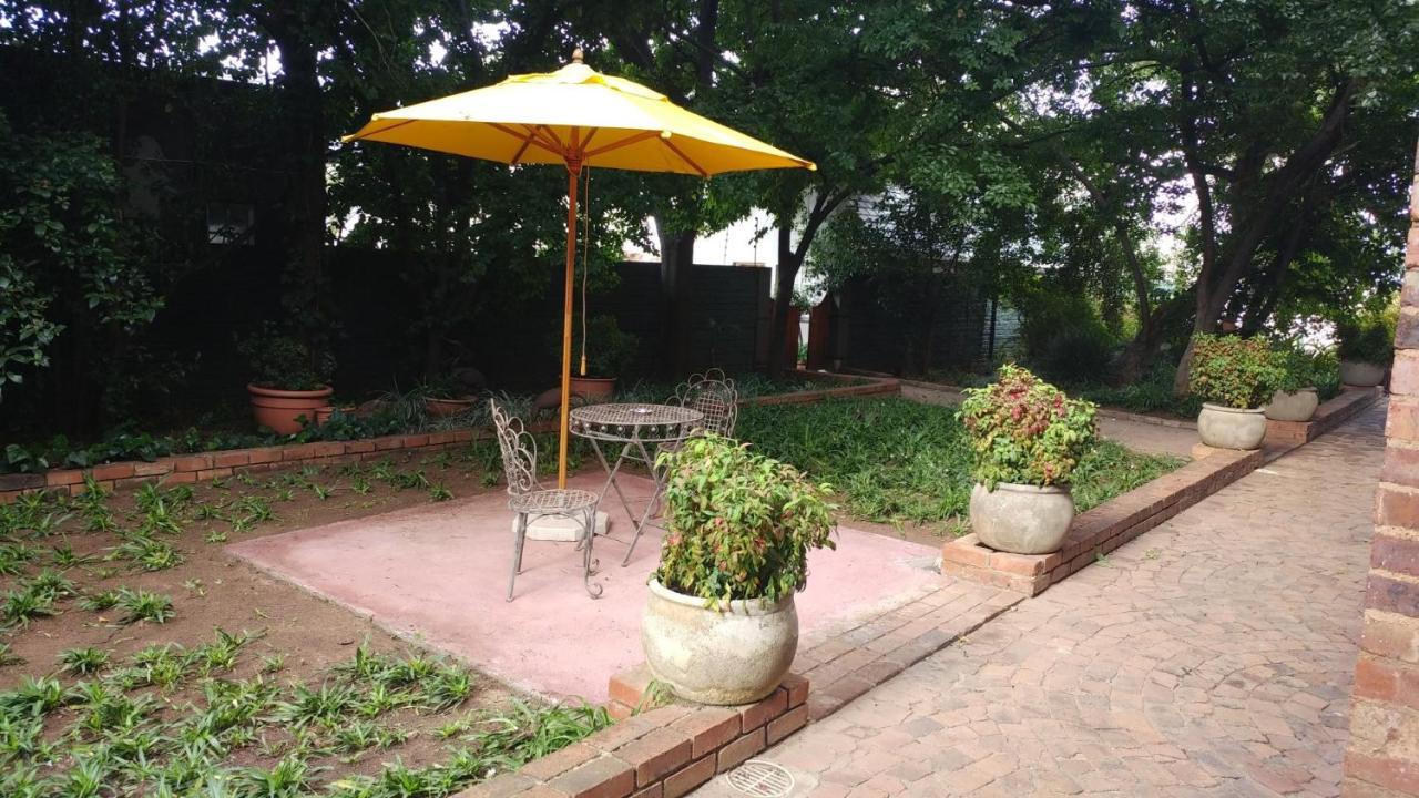 24 Onvrey Guest House Boksburg Ngoại thất bức ảnh